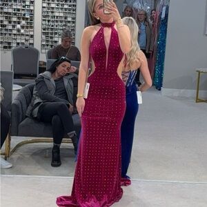 JOSHUA MCKINLEY FOR JOHNATHAN KAYNE COLLECTION 2865